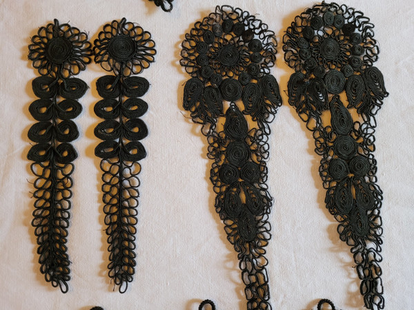 Passamanerie per abiti del XIX secolo