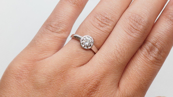 Bague Solitaire En Platine Et Diamant