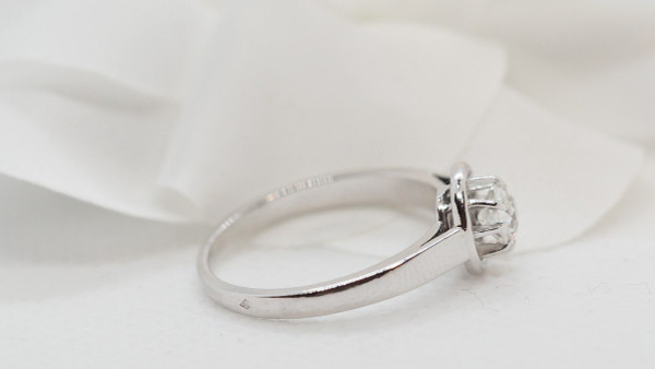 Bague Solitaire En Platine Et Diamant