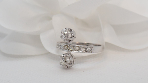 Anello in oro bianco, platino e diamanti