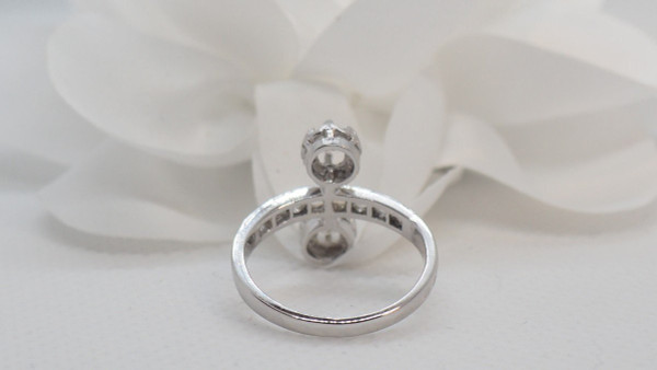 Anello in oro bianco, platino e diamanti