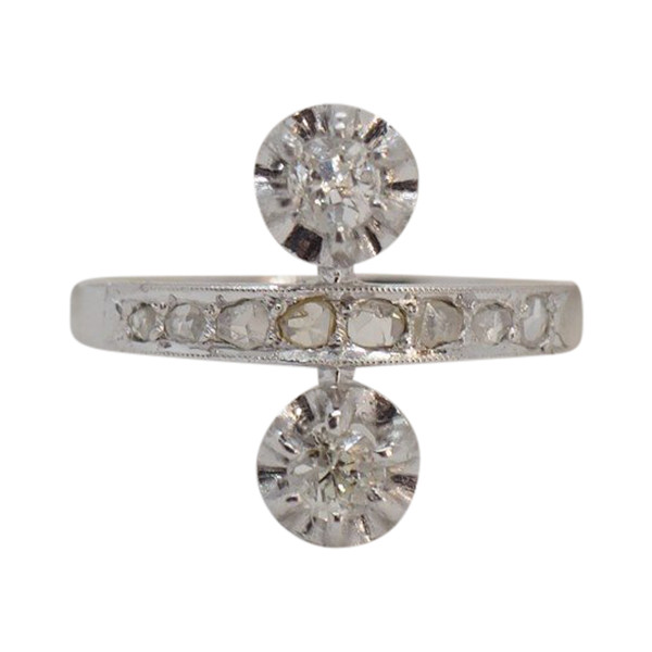 Anello in oro bianco, platino e diamanti
