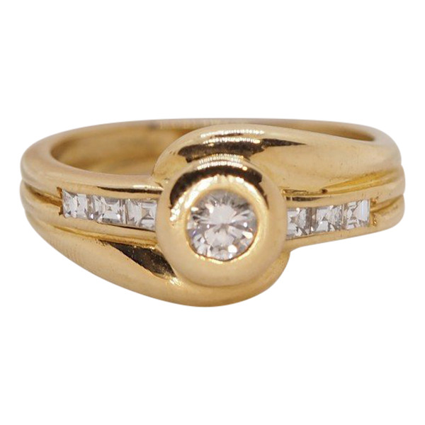 Anello In Oro Giallo E Diamanti