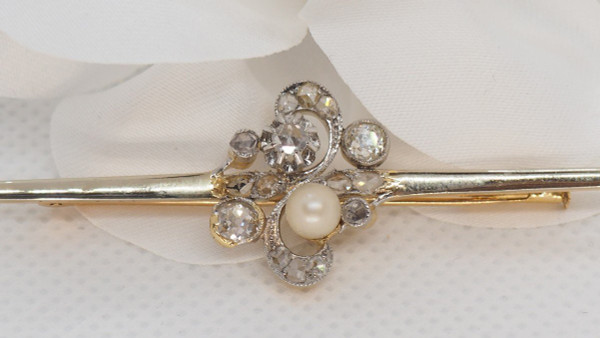 Broche Ancienne En Or Jaune et platine , Perle Fine Et Diamants