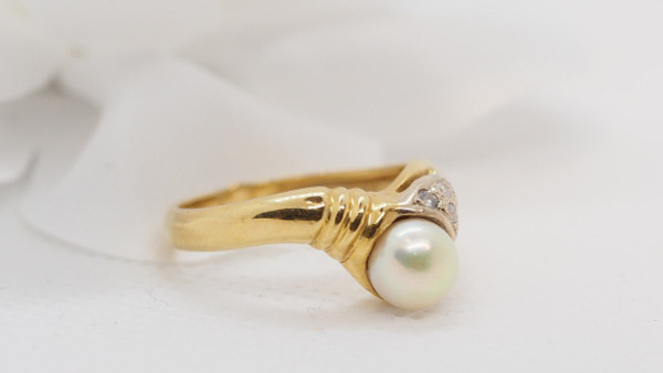 Anello In Oro Giallo, Perla Coltivata E Diamanti