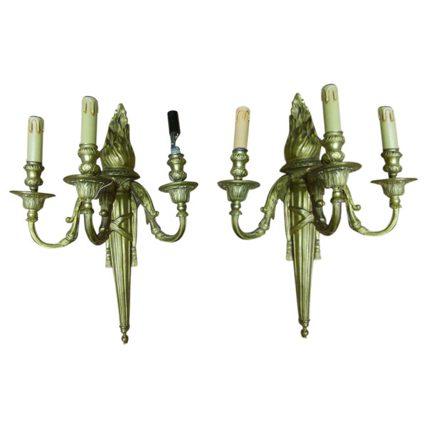 Paire de grandes appliques Style Louis XVI