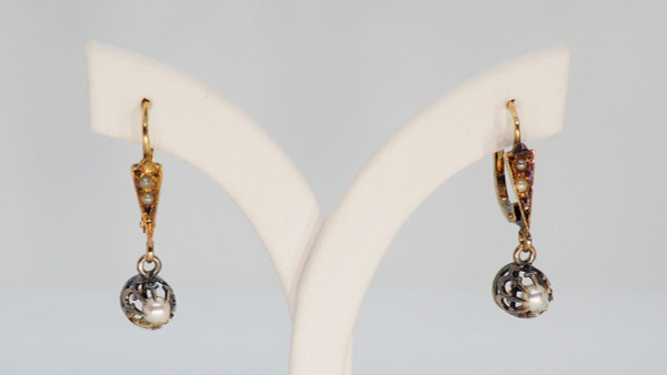 Boucles d'Oreilles Anciennes  En Or Jaune Et Perles Fines