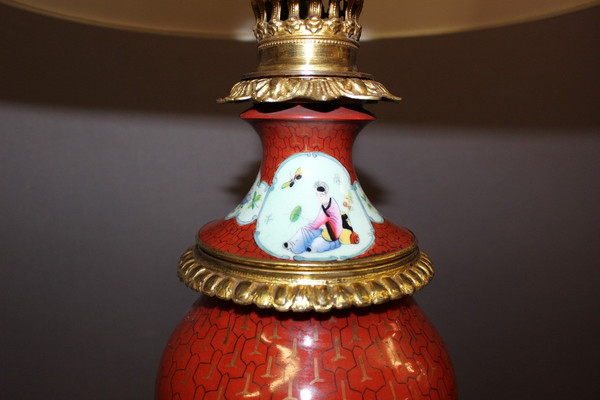 Coppia Di Lampade In Porcellana Con Decoro Cinese E Montatura In Bronzo Dorato Fine XIX