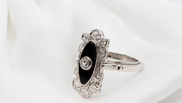 Anello Art Déco In Platino, Onice E Diamanti