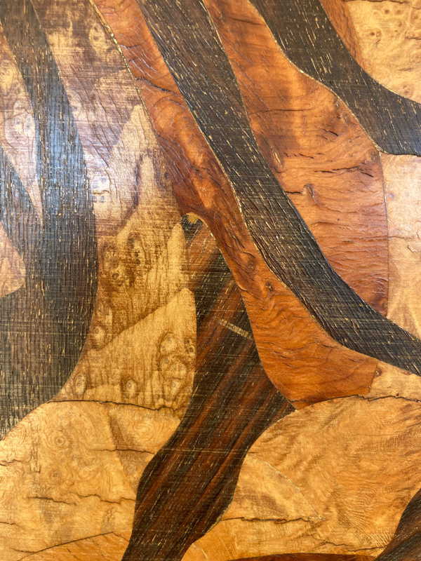 Grande pannello intarsiato in legno esotico, Tigre del Benghale, firmato Rosenau, circa 1930