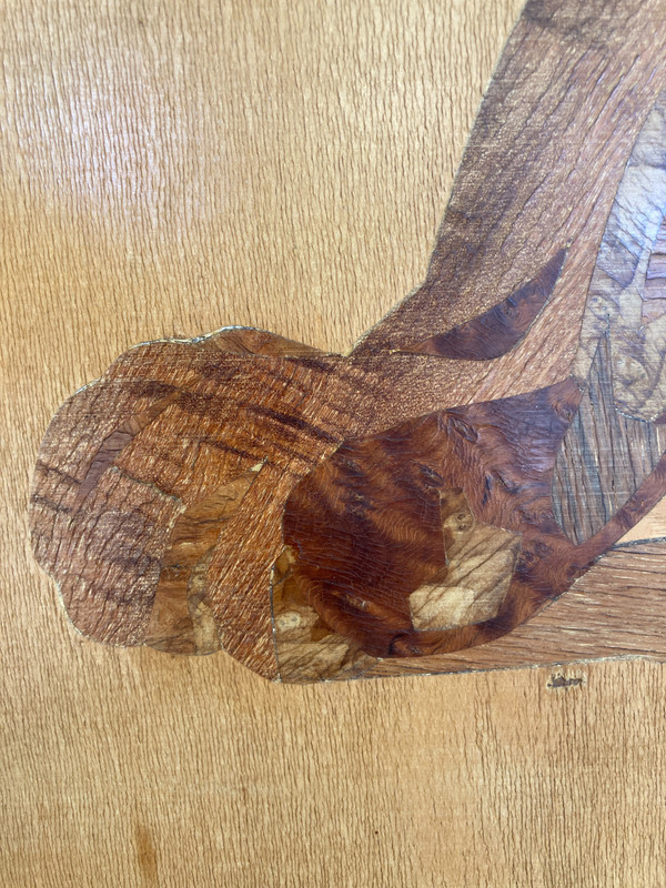 Grande pannello intarsiato in legno esotico, Tigre del Benghale, firmato Rosenau, circa 1930
