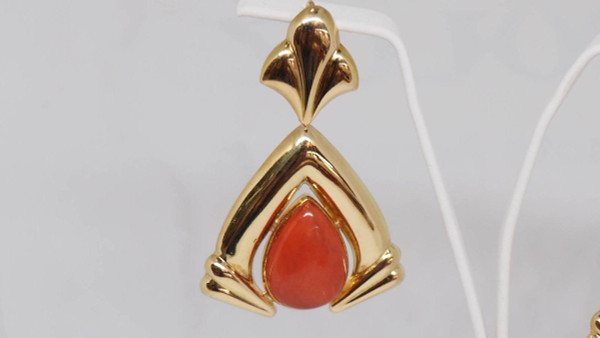 Orecchini vintage in oro giallo e corallo