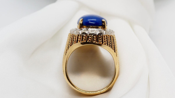 Bague En Or Jaune et blanc, Cabochon De Lapis Lazuli Et Diamants