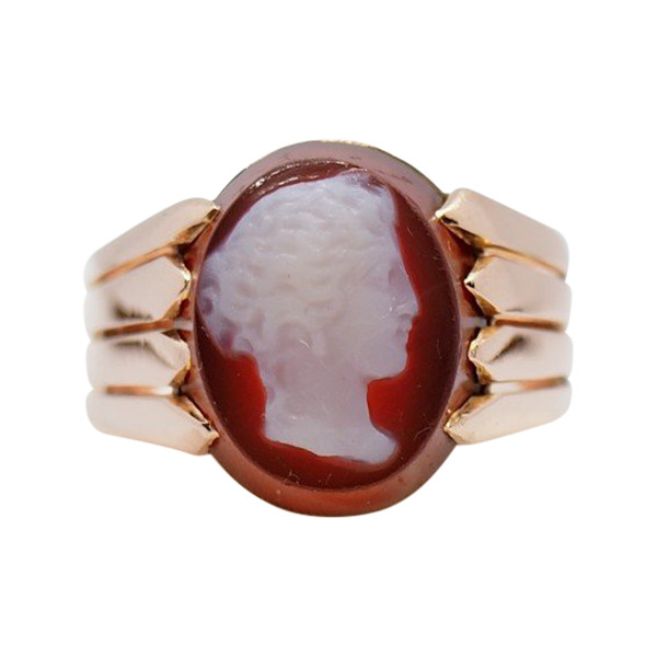 Anello Chevalière con cammeo in oro rosa anni '50
