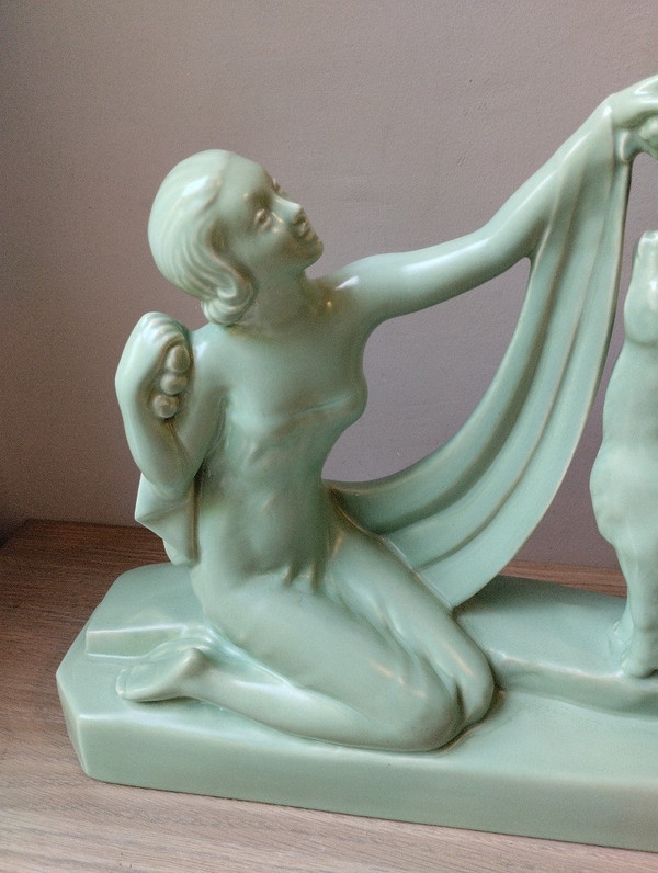Skulptur - Frau und Hirschkuh - G. Ninin - V. 1930.