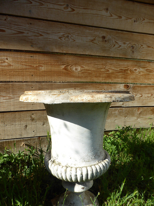Pair Of Medici Vases In Cast Iron XIX