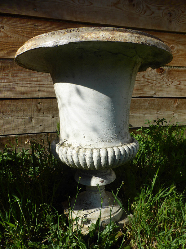 Pair Of Medici Vases In Cast Iron XIX