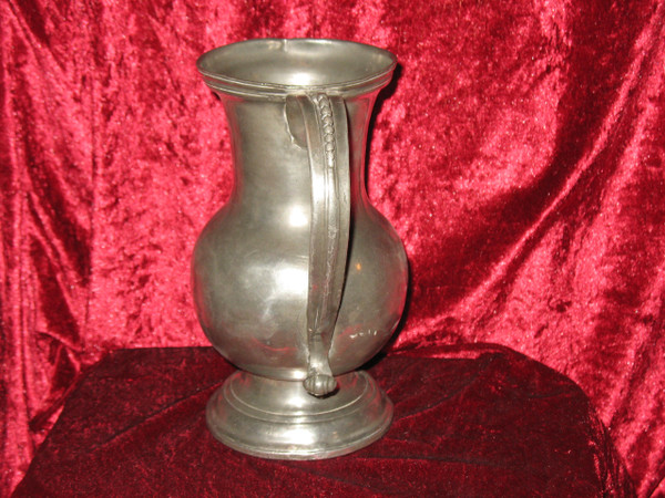 Pot à eau en étain de forme balustre anse chenille époque début 18ème