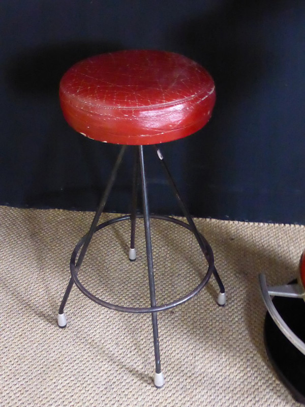 Bar Vintage Et Son Tabouret