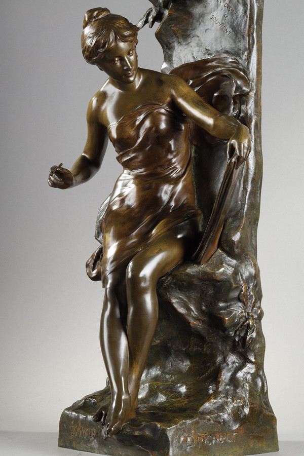 Scultura "Memoria" in bronzo patinato, firmata Emile Louis Picault, fine XIX secolo