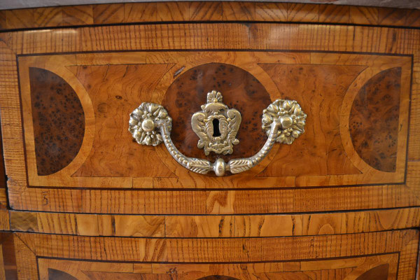 Commode Du Dauphiné D'époque Loui xiv