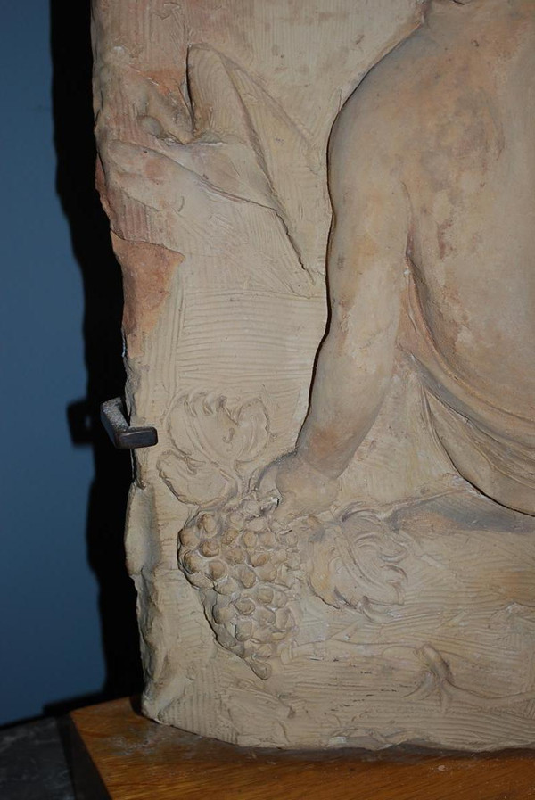 Raro Piatto In Terracotta Ad Altorilievo, Amorini Settecento