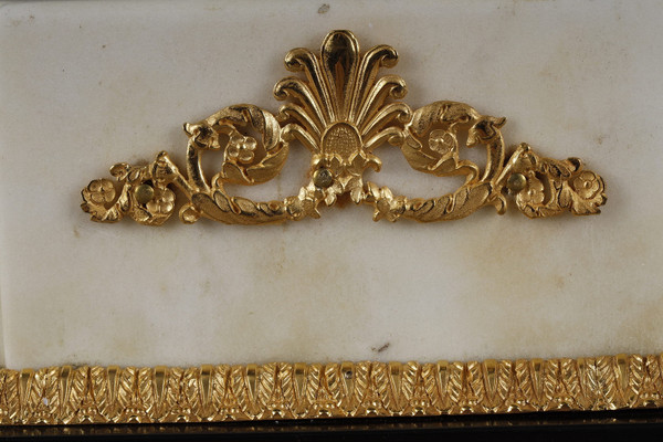 Pair of bronze and marble candelabras called "Aux Sphinges", Directoire period