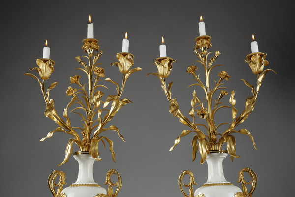 Coppia di candelabri a balaustra molto grandi, firmati Eugène HAZART