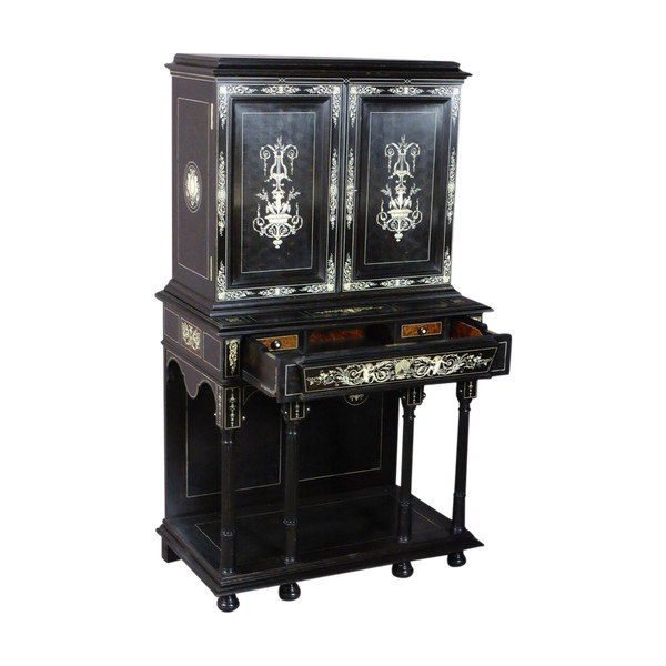 Buffet formante un mobile in ebano, periodo Napoleone III