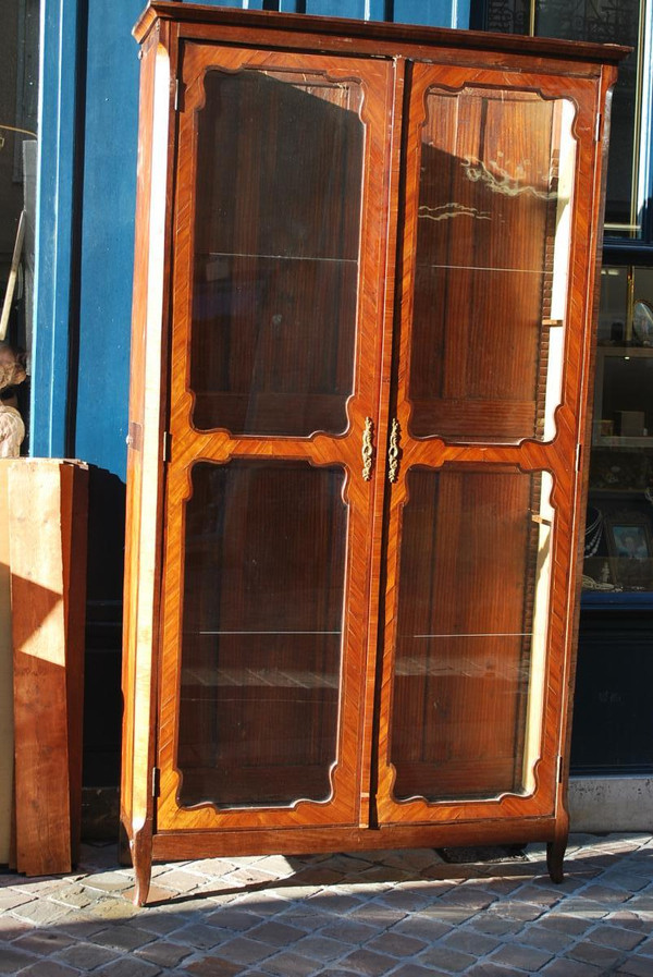 Importante libreria impiallacciata di epoca Luigi XV con timbro De Defriche