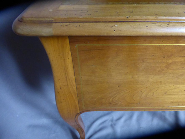 Schreibtisch im Louis XV-Stil