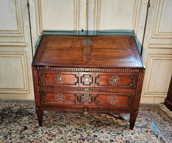 Scriban 18th in cherrywood from the Louis XVI period