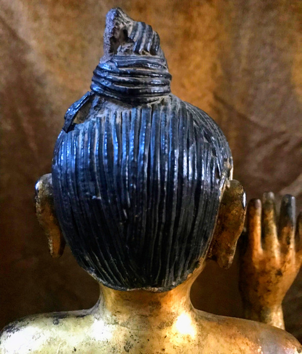 Bouddha enfant debout en Abhaya et Varada Mudra – Bois laqué et doré, Birmanie, XIXe siècle
