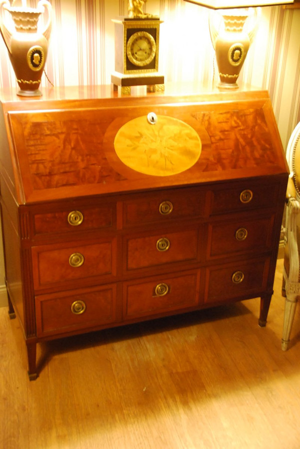 Commode scriban En Acajou Travail Nantais époque Louis XVI