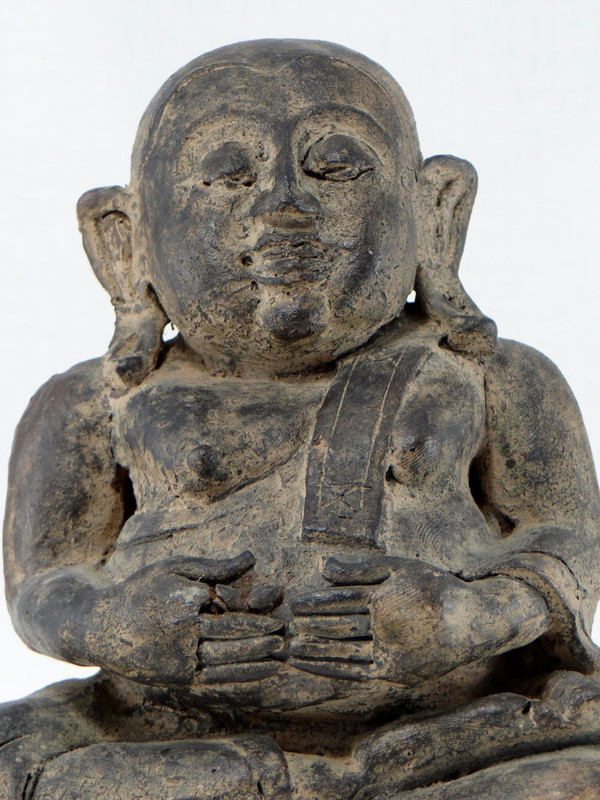China Um 1900 oder früher, Putai oder Opulenter Buddha aus Terrakotta.