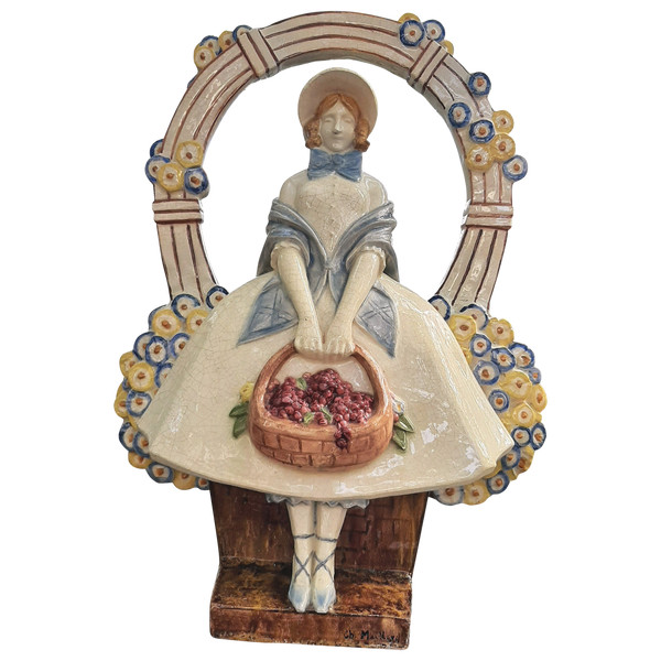 Frau mit Obstkorb Craquelée-Fayence, glasiert. Signiert Charles MAILLARD (1876-1973)