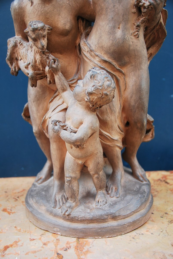 Donne originali in terracotta in stile antico