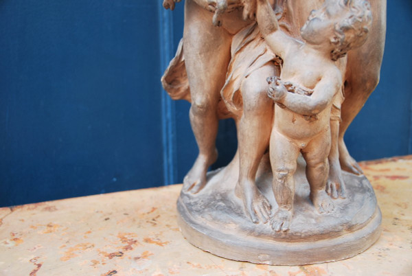 Donne originali in terracotta in stile antico