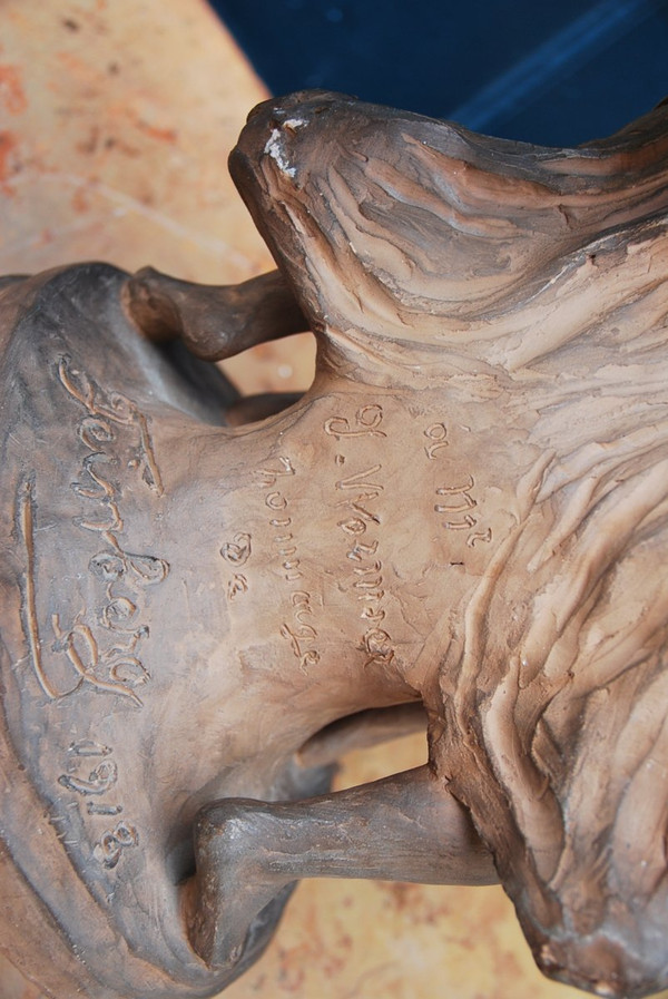 Donne originali in terracotta in stile antico