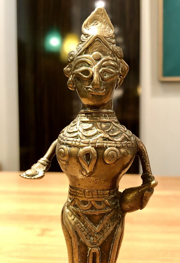 Indien, Golf von Bengalen, Anfang des 20. Jahrhunderts, Dokhra-Statuette einer Gottheit.