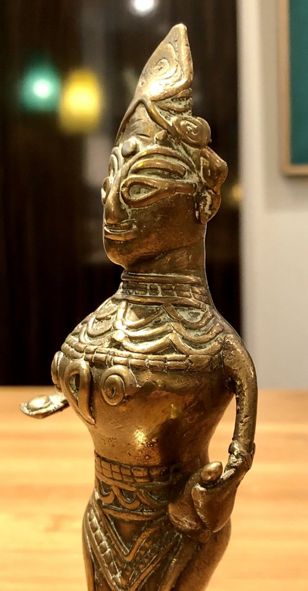 Indien, Golf von Bengalen, Anfang des 20. Jahrhunderts, Dokhra-Statuette einer Gottheit.