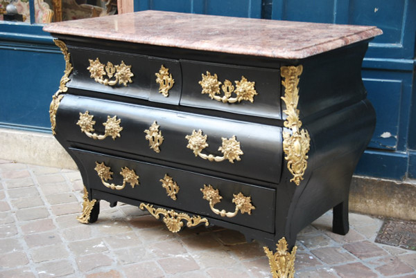 Commode Tombeau Laquée Noir, Bronzes C Couronné Epoque Louis XV