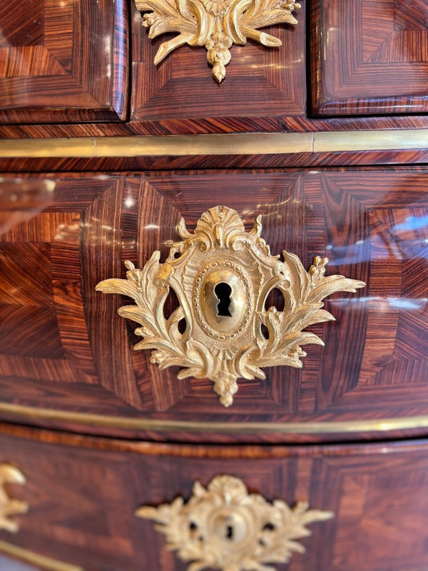 Commode époque Régence Estampillée Hedouin
