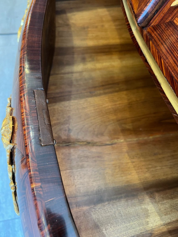 Commode époque Régence Estampillée Hedouin
