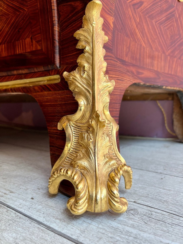 Commode époque Régence Estampillée Hedouin