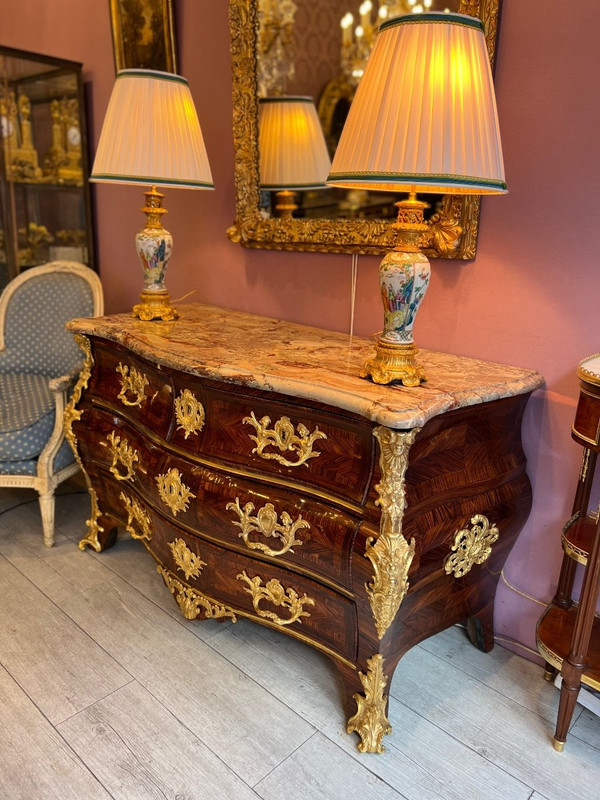 Commode époque Régence Estampillée Hedouin