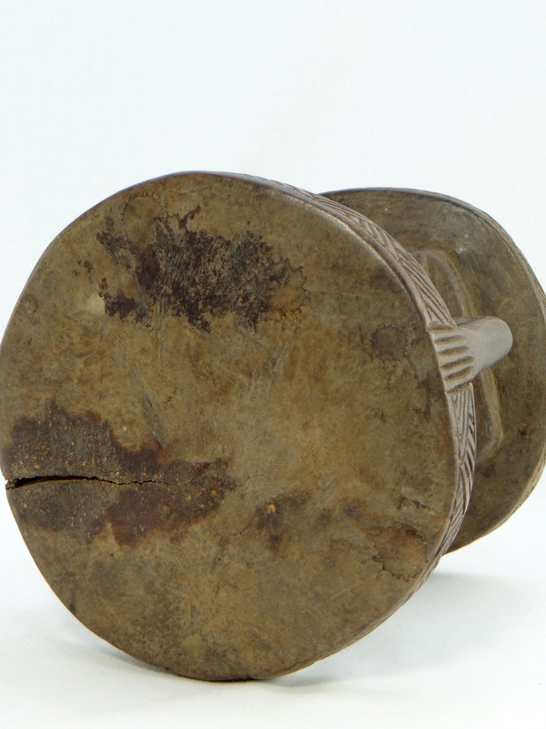 Rep. Dem. Du Congo, popolo Luba/Hemba, Figura femminile scolpita in legno con sede a cariatide.