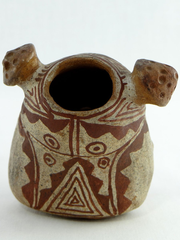 Perù, Cultura Mochica, Antico vaso con ritratto di testa maschile.