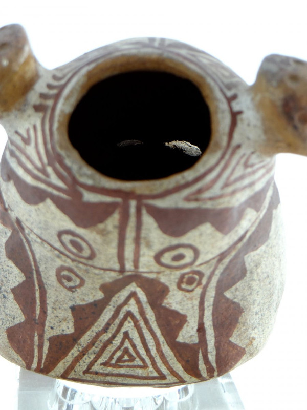 Perù, Cultura Mochica, Antico vaso con ritratto di testa maschile.