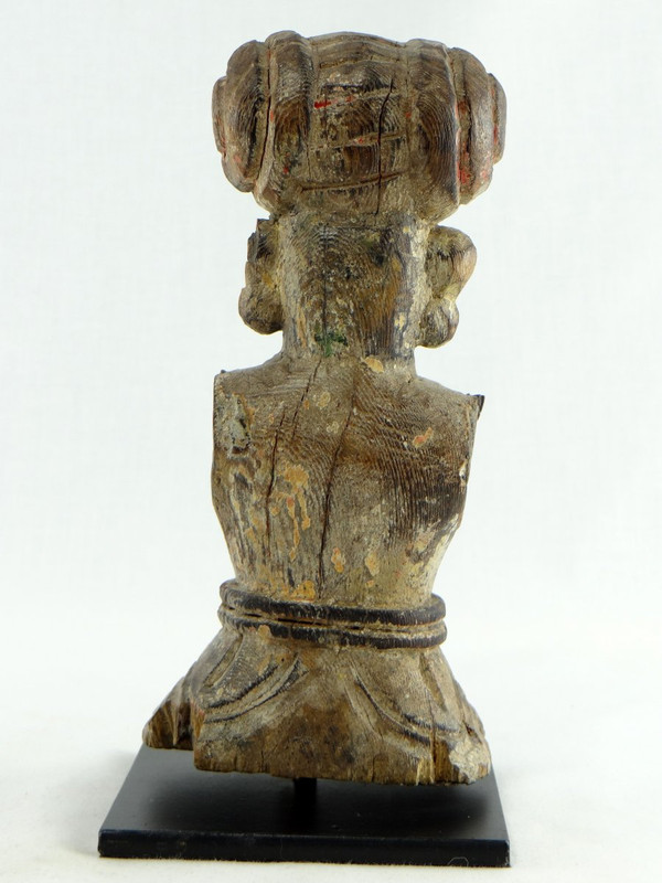 Inde, XVIIIème Siècle, Buste De Dignitaire En Bois Sculpté.